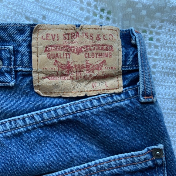 Vintage LeVI Jeans (1971-1985) with Buckle - Picture 8 of 11